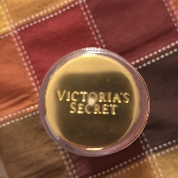 Victoria’s Secret Temptation Shimmer Fragrance Mist - Picture 3 of 4